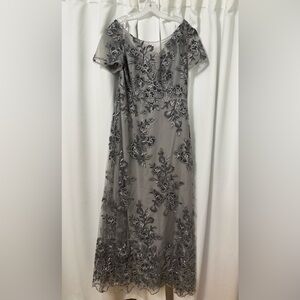 Short Sleeve Velvet Embroidery A-Line Dress